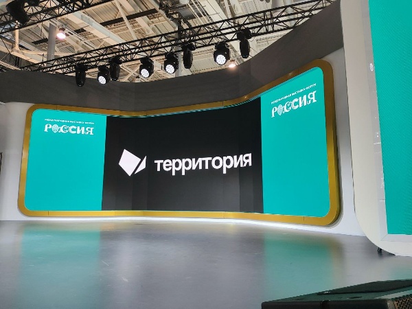 На Международной выставке-форуме «Россия» партнёр «Территории» Джейрахско-Ассинский музей-заповедник представил проект, направленный на развитие туристической инфраструктуры Ингушетии.

Джейрахско-Ассинский музей-заповедник - участник конкурса проектов «Россия - страна достижений» - первый музей под открытым небом, где применяются новые российские технологии и внедряется Национальная система «Территория».

«Для достижения целей проекта - развития внутреннего и въездного туризма, сохранения историко-архитектурного и природного наследия региона - мы используем новое решение, которое призвано оптимизировать управление объектами культурного наследия и природными памятниками, а также обеспечить безопасность жителей и гостей Республики Ингушетия. Это говорит о том, мы стремимся к развитию региона, сохранению его природных богатств, улучшению условий для туризма, используя при этом самые передовые цифровые технологии», - прокомментировал участие в выставке-форуме исполняющий обязанности директора Джейрахско-Ассинского музея-заповедника Сампиев Ахмедхан Алиханович.

На сегодняшний день сотрудники музея-заповедника совместно с разработчиками системы выделяют границы отдельных территорий и настраивают правила автоматического реагирования при возникновении инцидентов, добавляют информацию о населённых пунктах и связанных с ними объектах. В числе мероприятий по внедрению системы – подключение инструментов управления: определение безопасных периметров для гостей и жителей районов, информирование в режиме реального времени чрезвычайных ситуациях или локальных угрозах, настройка официальных туристических маршрутов и обратной связи с экстренными службами. С внедрением системы начнут работать и инструменты для бизнеса, включая организации сферы туризма и сервиса.
 
Реализация проекта и внедрение системы «Территория» не только обеспечит безопасность посетителей музея-заповедника и позволит администрации в случае возникновения чрезвычайных ситуаций своевременно оказать помощь попавшим в беду туристам, но и будет способствовать развитию туристической и сопутствующей инфраструктуры, создаст привлекательные условия для ведения бизнеса.
Просим поддержать нашего партнёра Джейрахско-Ассинский музей-заповедник, который участвует в конкурсе проектов «Россия - страна достижений»! 

Поддержать инициативу и проголосовать за проект нужно до 3 июля 2024 года.

Проголосовать за проект нужно по прямой ссылке: https://xn--d1acchc3adyj9k.xn--p1ai/project-competition/3183 