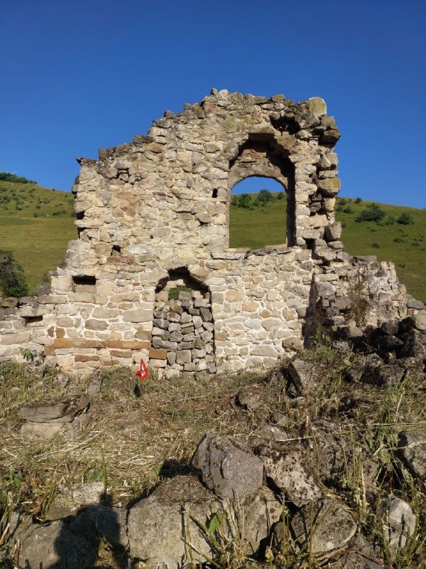 Команда "АСМ Групп" в рамках продолжающейся Программы по выявлению объектов культурного наследия Республики Ингушетия исследовала средневековый башенный комплекс Мецхал в горной Ингушетии. В процессе исследований выявлены основание 1 боевой башни, 1 полубоевая башня и 16 жилых башен, 5 склепов и 40 стел, а также 3 родника и различные хозяйственные постройки. Все объекты находятся в аварийном состоянии.

Партнеры проекта - Благотворительные фонды "САФМАР" и "Возрождение".
