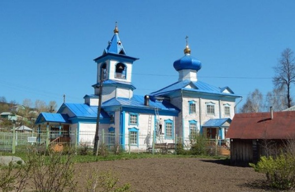 Златоустовскую Свято-Троицкую церковь на Большой Закаменной улице готовят к реставрации. Церковь Троицы Живоначальной построена между 1909 и 1916 годами в эклектичном стиле. В советское время храм использовался под клуб, позднее под бараки для бойцов трудармии из Средней Азии.