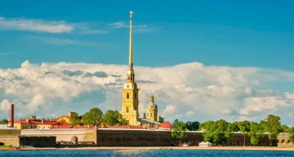 Начатые в 2022 году реставрационные работы на фасадах Иоанновского равелина и Государевом, Нарышкином и Трубецком бастионах должны быть завершены до декабря 2026 года. Гранитные блоки, из которых сложены стены, чистят от биопоражений, крупные сколы заменяют гранитными вставками из абсолютно идентичного гранита Рапакиви из карьера в Карелии.