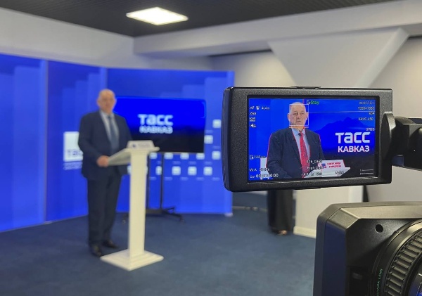 В Региональном информационном центре «ТАСС Кавказ» состоялось торжественное подписание Соглашения о сотрудничестве между Информационным агентством России ТАСС и ПГУ.  

Подписанное соглашение укрепляет партнерство между академической средой и профессиональным медиасообществом, способствуя развитию качественного информационного пространства на Северном Кавказе и в России.