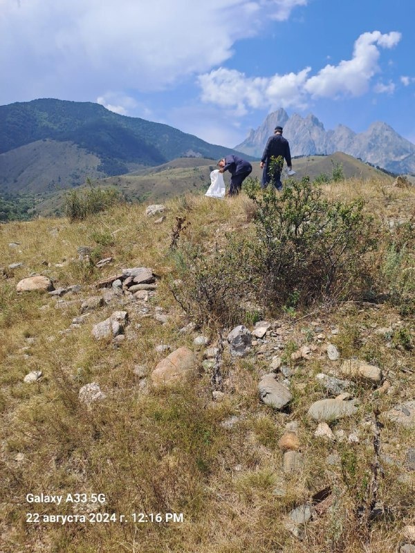 Сотрудники Джейрахско-Ассинского музея-заповедника провели субботник на территориях архитектурных комплексов «Хамхи» и «Средний Хайрах». Работниками был собран и вывезен весь мусор с комплексов и приведена в соответствующее санитарное состояние прилегающая территория комплексов.

Пользуясь случаем, призываем всех жителей соблюдать чистоту и порядок на заповедной территории. Берегите наше культурное наследие!!!