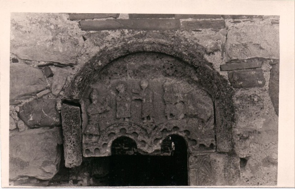 Интересные композиции храма "Тхаба-Ерды". 

Фотографии, сделанные до реставрации (1969-1971 гг) памятника. 