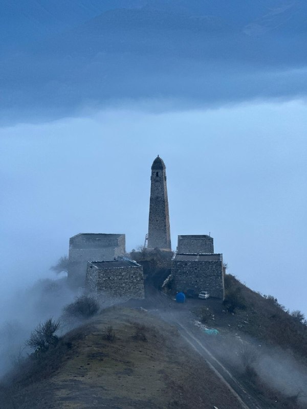 Реализованный "АСМ Групп" проект башенного комплекса "Харпе" в горной Ингушетии стал ПОБЕДИТЕЛЕМ VII Международного конкурса "Золотой Трезини" 2024. Церемония награждения состоялась в Эрмитажном театре 15 ноября. Заветная позолоченная статуэтка и диплом победителя завтра в Москве будут переданы лично основателю Благотворительного фонда "САФМАР" г-ну М.С.Гуцериеву.

Победа ингушского объекта в "Золотом Трезини", являющимся Архитектурным Оскаром, - несомненно выдающееся достижение, вызывающее дополнительный интерес к уникальной средневековой архитектуре Северного Кавказа.
