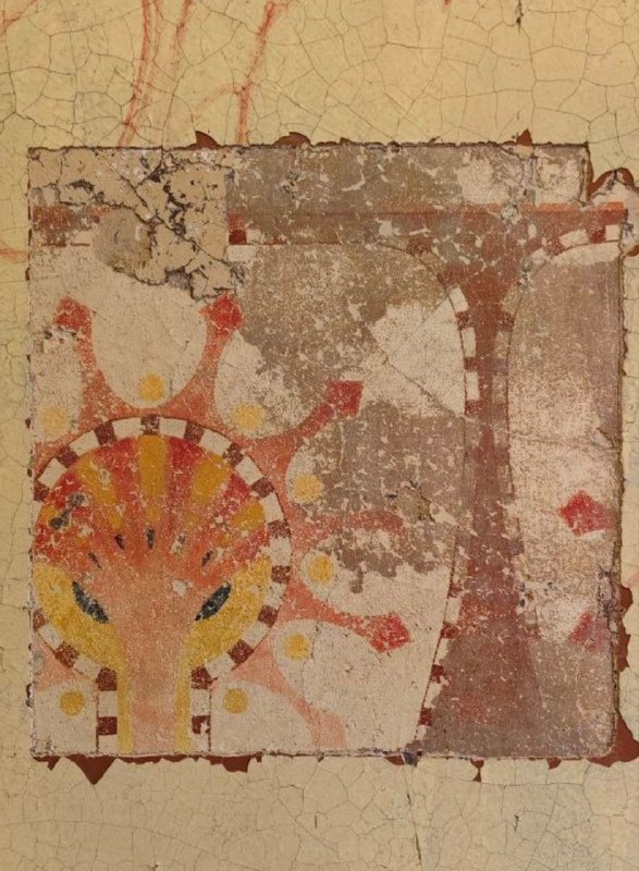 Неожиданный результат дали расчистки входной группы на объекте культурного наследия регионального значения на Ленинградском проспекте, 9 в Выборге. Под многочисленными слоями окраски советского периода открылись авторские орнаменты, некогда украшавшие парадную пятиэтажного доходного дома, построенного по заказу АО "Альфа" в 1907 году по проекту арх. А.Шульмана в стилистике северного модерна.