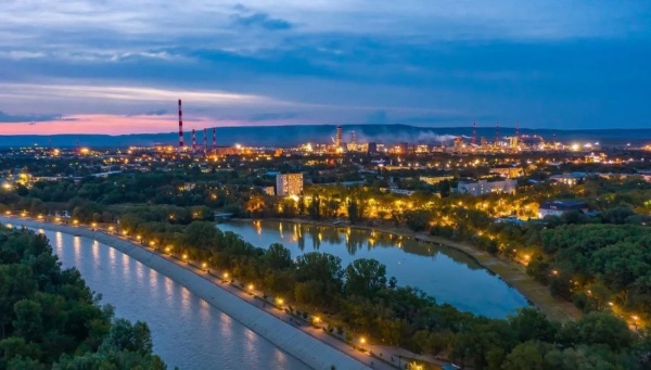 Сегодня "АСМ Групп" начало предварительные работы в Ставропольском крае на объекте культурного наследия, расположенном в городе Невинномысск.

Основанный в 1825 году, как станица Невинномысская, получил статус города в 1939. В Великую Отечественную войну город стал центром эвакуации, здесь размещались военные госпитали, велась подготовка военных кадров и действовал аэродром для бомбардировщиков.