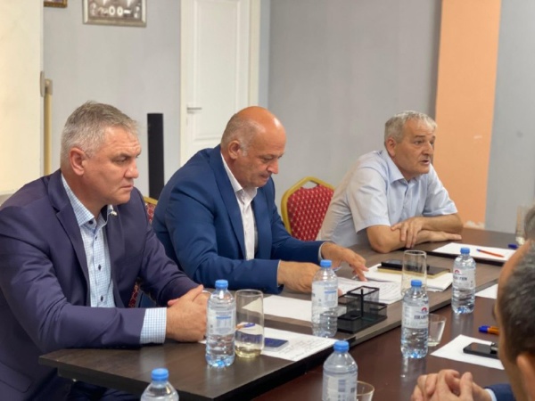 4 сентября в здании национального детского театра Республики Ингушетия прошло первое рабочее совещание с сотрудниками подведомственных учреждений - Археологический центр им. Е.И. Крупнова  и Джейрахско-Ассинский музей-заповедник,  под руководством руководителя Комитета Государственной охраны объектов культурного наследия Кодзоева Т. У.

Собравшиеся обсудили наиболее актуальные текущие вопросы, в числе приоритетных которых обозначили необходимость объединения усилий для обеспечения сохранности и защиты культурного наследия республики, а также наметили план дальнейшей совместной работы.
