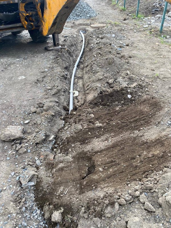 В с.п. Джейрах, рядом с въездной аркой  продолжается работы по демонтажу старой постройки и  прокладке подземных инженерных коммуникаций. 

Весь процесс по  благоустройству  новой общественной  территории будет проходить  строго по проекту.