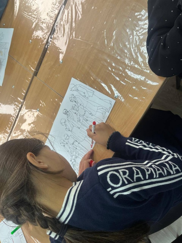 С 1 по 4 июля в Доме культуры с.п. Ляжги проходил Конкурс детских рисунков «Семейный портрет» ко Дню семьи, любви и верности.