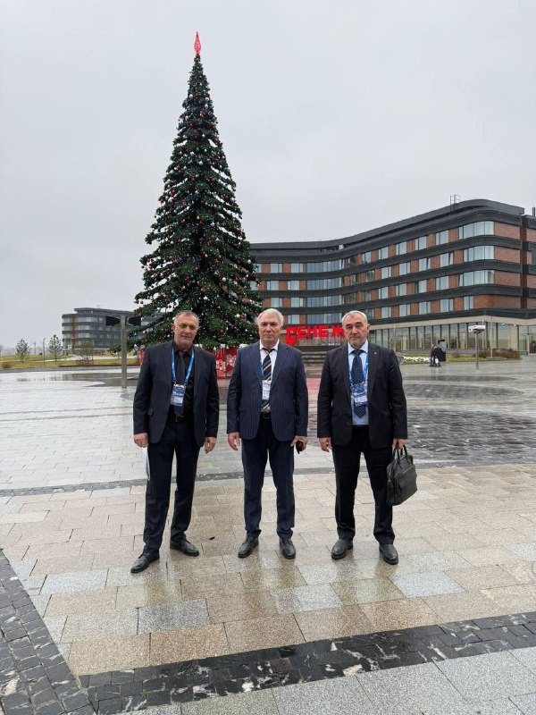 В Подмосковье, в стенах Мастерской управления «Сенеж», завершился первый день форума-выставки «Большие решения малой Родины».

На этом масштабном мероприятии, собравшем представителей 89 регионов России, участники обменивались опытом и генерировали новые идеи для развития своих территорий.

Ингушетию на форуме представляют глава Джейрахского района 
Льянов Ахмед Багаудинович 
и мэр Магаса Муса Темурзиев, председатель городского совета г.Магас  Хаваж-Багаудин Дарсигов.