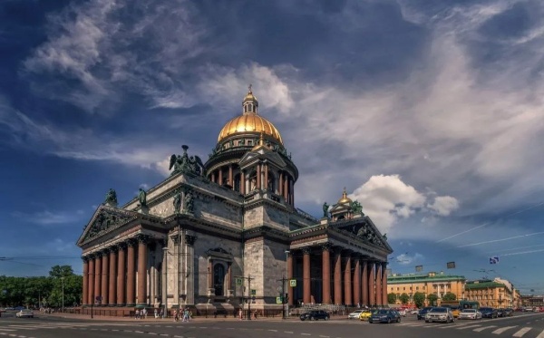 В Петербурге стартовала "Неделя реставрации". В этом году мероприятие посвящено знаменательным датам - 80-летию победы в Великой отечественной войне и 80-летию Ленинградской школы реставрации. Программа мероприятий охватывает неделю с 30 июня по 06 июля и предлагает лекции, экспозиции, экскурсии и дискуссии. Планируется участие коллег из различных регионов России и зарубежных стран, включая Беларусь, Армению и Кубу.