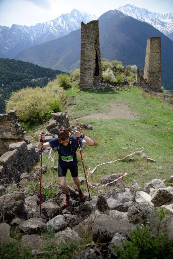 В Ингушетия завершился фестиваль скайраннинга «Джейрах 2024».

В его рамках фестиваля проходили этапы кубка России по альпинизму (скайраннинг-вертикальный километр, скайраннинг-гонка). 

В соревнованиях прияло участие более 50 спортсменов из 18 регионов страны.

Итоги: 

Вертикальный километр фестиваль «Джейрах 2024»:

1 место – Анастасия Рубцова (МС, Приморский край) и Сергей Лаптев (МС, Самарская область);

2 место – Екатерина Любушкина (КМС, Кемеровская область – Кузбасс) и Виталий Чернов (МС, Иркутская область);

3 место – Елена Петрова (МС, Самарская область) и Андрей Добдин (КМС, Саратовская область);

III Этап кубка России по альпинизму (скайраннинг – вертикальный километр):

1 место – Анастасия Рубцова (МС, Приморский край) и Сергей Лаптев (МС, Самарская область);

2 место – Екатерина Любушкина (КМС, Кемеровская область – Кузбасс) и Виталий Чернов (МС, Иркутская область);

3 место – Елена Петрова (МС, Самарская область) и Андрей Алахвердов (МС, Ставропольский край).

Гонка фестиваль «Джейрах 2024» и II этап кубка России по альпинизму (скайраннинг-гонка):

1 место – Анастасия Рубцова (МС, Приморский край) и Павел Тарасов (1 разряд, Красноярский край);

2 место – Екатерина Любушкина (КМС, Кемеровская область – Кузбасс) и Сергей Лаптев (МС, Самарская область);

3 место – Елена Гауфман (2 разряд, Краснодарский край) и Андрей Жиндаев (МС, Иркутская область). 