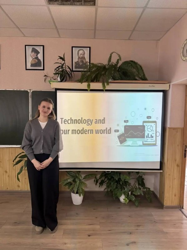 Прошёл университетский этап Всероссийского конкурса «Учитель года России» в номинации «Шаг в профессию»!

Студенты ПГУ проверили открытые уроки на базе МБОУ СОШ № 5 г. Пятигорска. Участники представили разнообразные темы, демонстрируя свои педагогические навыки:

Мураткова Алия Азаматовна (ВШДА) провела урок ИЗО в 8 классе: «170 лет русского художника М.А. Врубеля»;
Аракелян Анна Артуровна (ИИЯМТ) представила урок английского языка в 6 классе: «Our School Code: Creating the Perfect School»;
Промоторова Екатерина Дмитриевна (ИПРИМ) провела урок русского языка в 8 классе: «Простые и составные предлоги»;
Гаврилина София Николаевна (ИРГЯИГТ) продемонстрировала урок английского языка в 8 классе: «Technology and Our Modern World»;
Малофеев Никита Алексеевич (ВШУ) представил урок истории в 11 классе: «Россия сегодня». 