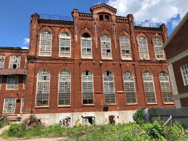 Сегодня специалисты "АСМ Групп" провели осмотр зданий Большой Ивановской мануфактуры, расположенной в городе Иваново на берегах реки Уводь.

Ну что тут скажешь.... - состояние заброшенности и аварийности впечатляет.