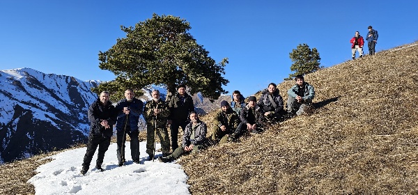 Сотрудники ГБУ «Аргунский музей-заповедник» организовали экскурсионную поездку в исторический хутор Желашка.

Данная поездка дала группе возможность глубже погрузиться в уникальную атмосферу прошлого, познакомиться с его культурными и историческими особенностями.

В рамках поездки участники получили от специалистов учреждения не только теоретические знания, но и практические навыки восприятия исторического контекста.

Экскурсия по хутору включала посещение знаковых мест, где оживали рассказы о жизни местных жителей, традициях и быте горцев.

Такие инициативы музея-заповедника способствуют сохранению культурного наследия и укреплению интереса к изучению местной истории.