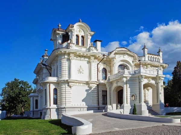 The museum complex "Estate of Aseev" is located on the banks of the Tsny River in Tambov. The palace was built according to the project Arch. L.Kekusheva in 1905 in the Art Nouveau style. During the First World War, Mikhail Aseev transferred the house to the infirmary, and in 1917 he left Tambov to escape from the new regime. In 1918, the building housed a colony for homeless children, later an orphanage. In Soviet times, the house with the park was used as a tuberculosis sanatorium.

In 2014, a complete restoration of the mansion was carried out, and in 2017, ASM was engaged in a project to adapt the territory of the unique monument.