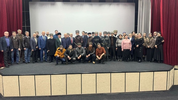 24 января в Центре культурного развития г. Магас состоялся премьерный показ историко-документального фильма Башира Гатагажева «Двенадцатиградие».

Этот проект стал результатом многолетней исследовательской работы учёных Ингушетии.

В мероприятии принимали участие  Руководитель Комитета государственной охраны объектов культурного наследия Кодзоев Т. У., и.о. директора Джейрахско-Ассинского музея-заповедника Ахметхан Сампиев, а также историки, общественные деятели, исследователи, преподаватели вузов, работники учреждений культуры и др.

Фильм «Двенадцатиградие» посвящен  истории Ингушетии, древнему ингушскому храму «Тхаба-Ерды» и воссозданным историческим объектам – 12 тронам, установленных возле храма летом прошлого года. В картине детально изложен материал, собранный за годы исследований, который раскрывает особенности общественного устройства и ценности, передаваемые из поколения в поколение на протяжении веков.