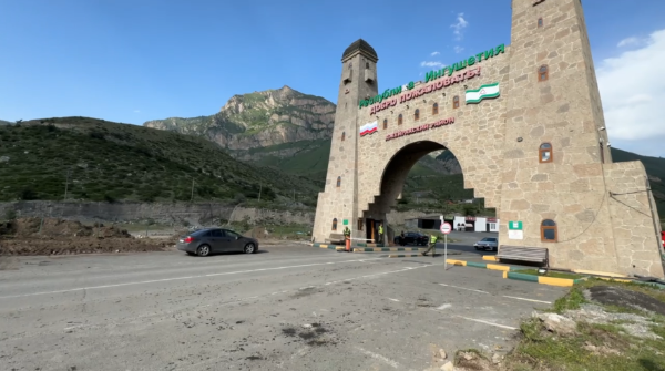 В с.п. Джейрах, рядом с пограничным постом «Фуртоуг»  начаты работы по благоустройство общественной территории. 