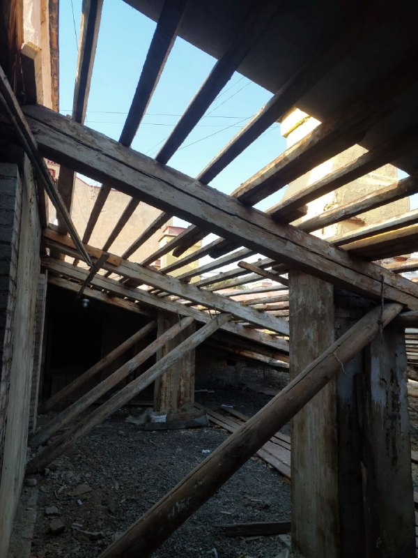 Продолжаются противоаварийные работы по проекту "АСМ Групп" на объекте культурного наследия "Городской сиротский дом им. Цесаревича Николая" на 8 линии, Васильевского острова, 29 в Санкт-Петербурге.