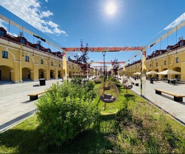 Радость для любителей активного отдыха. Сразу два дня - 6 и 7 июня в рамках фестиваля "Тинькофф Двор" в Никольских рядах на Садовой улице, 62 в Петербурге, будут проходить бесплатные тренировки по йоге и функционалке от "Фитмост". Всего 100 мест с началом в 10.00.

Здание бывшего Никольского рынка - объект культурного наследия федерального значения, которому специалисты "АСМ" посвятили более 2 лет.