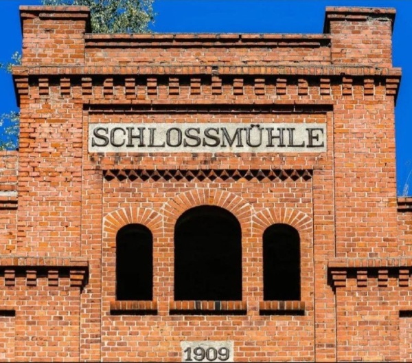 Получено положительное заключение Государственной экспертизы на проект реставрации и приспособления объекта культурного значения регионального значения "Замковая мельница Гердауэн", расположенная в поселке Железнодорожный Калининградской области. 

Совместный проект "АСМ Групп" и "Балтситисервис" предусматривает комплексную реставрацию немецкой мельницы и ее приспособление под уютный отель с пивоварней.