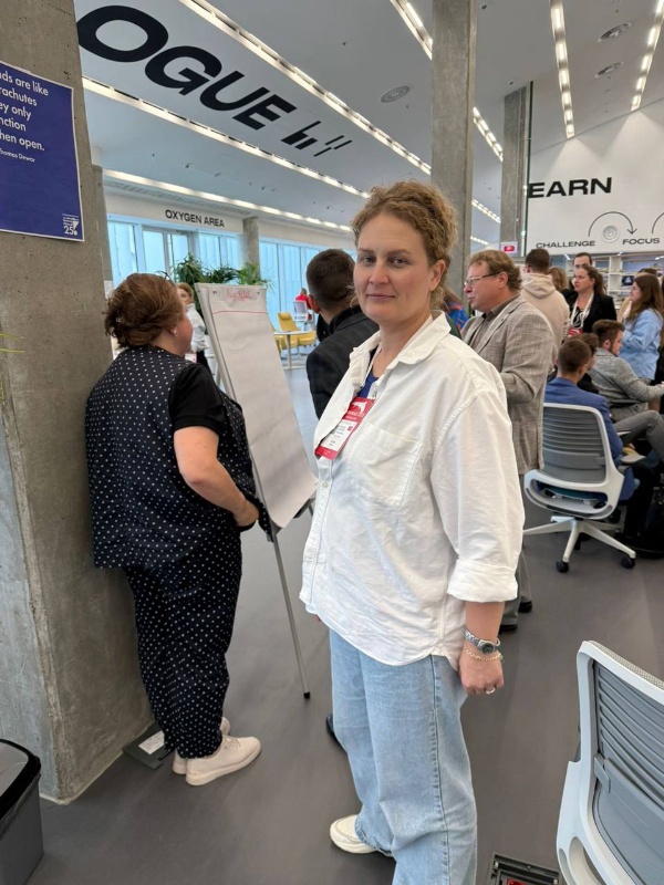 ПГУ участвует в проведении «Школы акселерации» в рамках масштабного проектно-образовательного интенсива «Архипелаг 2025».

Мероприятие организовано для развития университетских программ поддержки студенческих стартапов и достижения технологического суверенитета России.

Среди организаторов и наставников от нашего университета выступают Наталья Михайловна Каширина – в роли эксперта по асессменту, а также Юлия Михайловна Ильяева и Наталья Васильевна Костенко – в роли наставников команд.

Опыт и экспертиза наших организаторов помогают участникам мероприятия ставить амбициозные цели и воплощать их в реальность.