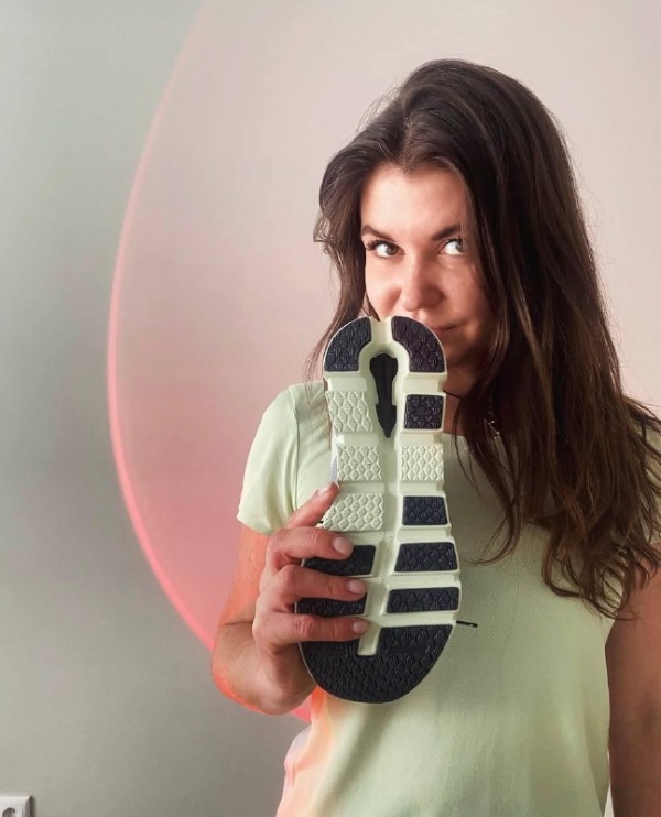 Спортсменка и просто красавица - Смирнова Евгения!

Первая девушка бросившая вызов гонке вкруг озера Севан!

Ждет соперниц.

https://reg.russiarunning.com/event/wbu2026armenia