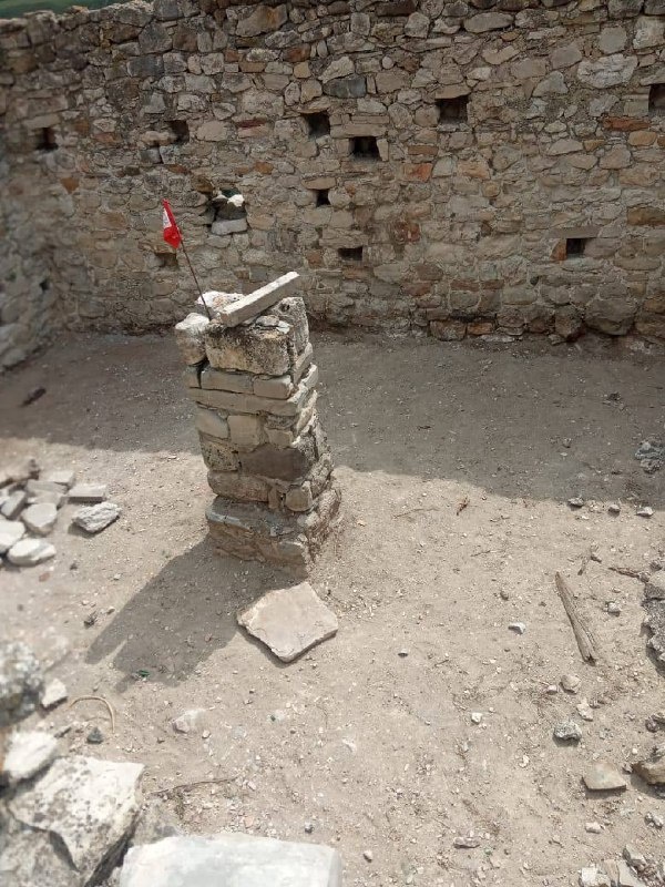 Начаты работы по реставрации башенного комплекса «Фуртоуг». 

Благотворительный Фонд  «САФМАР» Микаила Гуцериева  финансирует данные работы. 

Фуртоуг (XV-XVII вв) – башенный посёлок на отроге горы Маьт-Лоам (Столовая гора), на правом берегу р.Армхи. 

Входит в состав с.п. Джейрах.