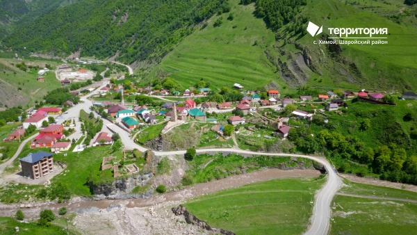 The village of Himoy is the administrative center of the Sharoy district of the Chechen Republic.

A small, very beautiful and cozy settlement on the banks of the Sharo-Argun mountain river in the heart of mountainous Chechnya.

Many tourist routes in the Sharoi district originate here. But Himoi himself will not disappoint the guests - in the village there is a Himoi historical and architectural complex and the only ancient sundial preserved in the Caucasus.