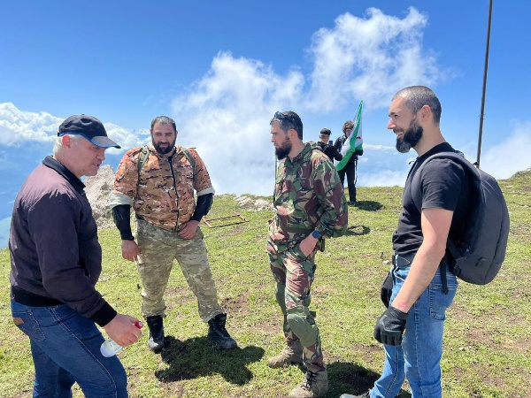 Сегодня, исполняющий обязанности директора Джейрахско-Ассинского музея -заповедника Сампиев Ахмедхан Алиханович, принял участие в восхождении на Столовую гору. 

Организатором данного  мероприятия было Министерство по внешним связям, национальной политике, печати и информации Республики Ингушетия.