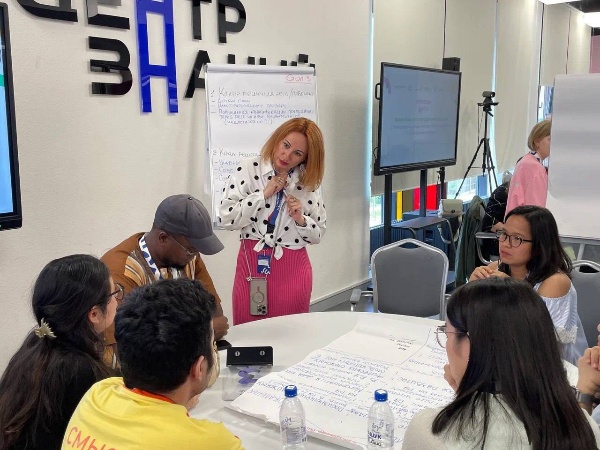 В Центре знаний «Машук» состоялось масштабное образовательное мероприятие, одним из модераторов которого выступила директор Центра международного образования ПГУ Н.М. Каширина.

В мероприятии приняли участие преподаватели русского языка как иностранного из 20 стран мира, объединившиеся для обмена опытом и повышения квалификации.