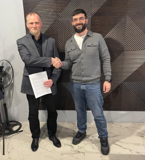 Организация «Курорты Ингушетии», управляющая курортом республиканского значения «Армхи», и ЦКРТ «Территория» заключили официальное соглашение о сотрудничестве.

Цели сотрудничества:
- Развитие туристско-рекреационного комплекса Республики Ингушетия;
- Проведение цифровизации на территории курорта «Армхи».
- Внедрение инновационных технологий и программ в сфере туризма;
- Реализация программ, способствующих социально-экономическому развитию регионов;
- Сотрудничество в областях культуры, спорта и туризма;
- Организация совместных мероприятий;
- Сохранение исторического и культурного наследия Республики Ингушетия;
- Проведение просветительских программ по экологии и безопасности.

ООО «Курорты Ингушетия» — ведущий оператор туристической инфраструктуры в Республике Ингушетия, специализирующийся на развитии и управлении курортами региона. Компания активно участвует в создании и модернизации туристических объектов, направленных на привлечение туристов и улучшение качества отдыха в регионе.

Компания «Курорты Ингушетия» участвует в государственной программе «Развитие Северо-Кавказского федерального округа» до 2030 года. В рамках программы организация сотрудничает с Министерством экономического развития Российской Федерации и государственной корпорацией Кавказ.РФ, реализуя проекты по модернизации инфраструктуры и курортов Республики.