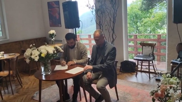 В Джейрахском районе Республики Ингушетия состоялось торжественное открытие новых объектов курорта Армхи.

По приглашению организаторов мероприятие посетил председатель Комитета по туризму Республики Ингушетия - Цуроев Магомед Алиханович.

В рамках торжественной части мероприятия состоялось подписание соглашения о стратегическом сотрудничестве между Комитетом по туризму и Национальной системой «Территория».