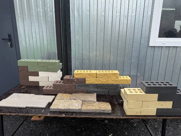 В Джейрахе состоялось открытие нового карьера «Фуртогский-2». Этот проект, охватывающий территорию в 9 гектаров и обладающий запасами в 1,8 миллиона кубических метров, станет важным шагом в развитии промышленного потенциала региона.

Благодаря поддержке мецената Михаила Гуцериева, удалось не только создать новые рабочие места, но и подготовить всю необходимую технику для эффективной работы. 

Карьер «Фуртогский-2» станет символом прогресса и развития, демонстрируя, что совместные усилия и поддержка могут привести к значительным достижениям.