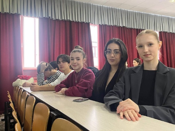 В ПГУ состоялась финальная презентация команд акселерационной программы «Образование будущего». После трёх месяцев напряжённой работы участники представили свои инновационные образовательные проекты экспертному жюри – куратору направления, опытным наставникам, трекерам и представителям партнёрских организаций.

Команды получили профессиональную обратную связь, практические рекомендации по развитию своих идей и возможность пройти в финал, чтобы выступить на Демо-дне.

Акселерационная программа «Образование будущего» реализуется при поддержке АНО «Платформа НТИ» в рамках федерального проекта «Технологии» национального проекта «Эффективная и конкурентная экономика» государственной программы «Научно-технологическое развитие Российской Федерации».