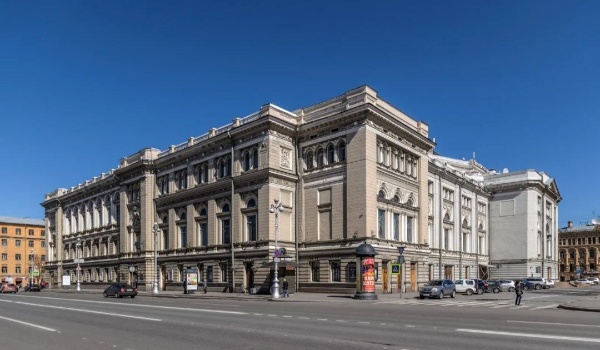 Завершается многолетняя реставрация Консерватории им. Римского-Корсакова на Театральной площади Петербурга.

Разрешение на ввод объекта в эксплуатацию планируется получить во втором квартале этого года, после чего в Консерватории будет проведен первый после реставрации концерт.

Петербургская Консерватория является первой консерваторией России, основана Высочайшим указом от 17 октября 1861 года в качестве училища на базе Музыкальных классов Русского музыкального общества, по инициативе пианиста и дирижера Антона Рубинштейна. Официальное открытие Консерватории состоялось 8 сентября 1862 года.