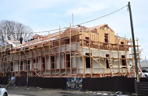 Сразу два объекта культурного наследия начинают реставрировать в Карелии.  В Сортавале отреставрируют здание редакции газеты "Ладога", практически уничтоженное пожаром 1998 года, а также здание больницы "Ваалияла" 1931 года постройки по проекту арх. А.Мерне, являвшегося лечебницей для умственно отсталых детей.
