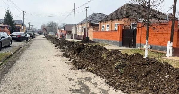 In Sunzha, the water pipe on Chanieva Street is being replaced.

The modernization of utility networks continues in the city. Work is currently underway on S.Sh. Chanieva Street.

What is being done: 400 meters of old pipes are being replaced with modern and reliable ones.

Timeline: the work is scheduled to be completed within a week.

In total, in 2025, water pipes on 12 streets with a total length of more than 4 km were repaired in Sunzha.
