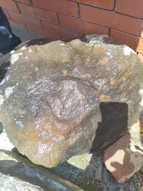 20 июля Руководитель Комитета Государственной охраны объектов культурного наследия Кодзоев Т.У. и и.о.директора музея-заповедника Сампиев А.А. с сотрудниками Джейрахско-Ассинского музея-заповедника в рамках плана работы по визуальному осмотру технического состояния ОКН совершили инспекционную поездку к архитектурному комплексу «Памет» (Пхамат, Паьмат, Пхьамат)», расположенному на крутом склоне левого берега р. Арамхи, у начала Джейрахского ущелья в 0,8 км восточнее Н.Озми. 

Ранее указанный поселок состоял из 1 боевой башни и 5 жилых башен с пристройками, с которыми вместе с оборонительной стеной составляли довольно прочный замковый комплекс позднего средневековья.   К сожалению, 1944 году архитектурный комплекс был разрушен. 

Боевая башня в 6 этажей, размещалась в центре всего замка, имела квадратное основание с навесными машикулями – балкончиками, ступенчато – пирамидальной крышей, состоящей из 13сланцовых плит с венчающим крупным конусовидным камнем и достигала 28 – метровой высоты. Согласно бытующим преданиям, эта башня была построена в начале XVII века. Вахушти Багратиони в XVIII веке говорил: «Тут стоит большая башня, обведенная, подобно крепости стеной».

На северной окраине поселка прежде возвышался крупный средневековый храм «Памет-Ерды» (Пхамат-Ерды)., разрушенный в середине XlX века.
На возвышенности кургана находятся множество склеповых захоронений, требующие археологического исследования.

Со слов жителей Джейрахского района, в бытность ЧИАССР здесь проводил исследование известный археолог Виноградов В.Б., многие найденные артефакты были вывезены.

Также при подготовке к реставрации башен найден интересный камень с петроглифом.