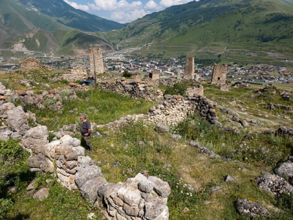 На днях специалисты "АСМ Групп" осмотрели Башенный комплекс Цимити в горах Северной Осетии. Состояние многих башен и склепов - аварийное.