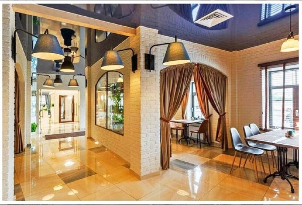 Особняк на Синопской набережной, 66 в Петербурге, построен в 1878 году для царевича Ивана Грузинского. 

Был полностью демонтирован и воссоздан по проекту "АСМ" в 2013 году. Сегодня здесь размещается гостиница и ресторан "Багратиони".