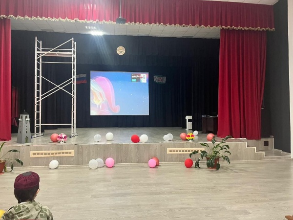 16-20.12.2025г.В Доме культуры с. п. Ляжги состоялись вечера — для наших самых юных зрителей мы устроили просмотры  новогодних фильмов и мультфильмов «Чудеса случаются»!

Маленькие гости с восторгом погрузились в атмосферу зимнего волшебства: на большом экране оживали любимые герои, звучали весёлые песни, а в зале царило настоящее праздничное настроение.