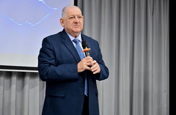 На базе ПГУ проходит второй форум «Родители. Онлайн 2.0».

Масштабное мероприятие, главная цель которого – поддержать родителей, дать им конкретные инструменты и живые примеры для решения актуальных задач в одном из самых важных дел – воспитании детей.

С приветственным словом к участникам форума обратился ректор ПГУ, председатель Совета ректоров вузов СКФО, профессор Александр Павлович Горбунов.

Он отметил значимость открытого диалога между педагогами, родителями и экспертами, подчеркнув, что воспитание подрастающего поколения – общая ответственность семьи, школы и общества.

Организаторами мероприятия выступили ФГБОУ «Российский детско-юношеский центр» совместно с Российским обществом «Знание». 