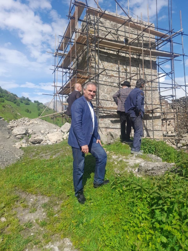 24 мая, в рамках плана работы по надзору за проведением реставрационных, консервационных и противоаварийных работ, направленных на сохранение историко-архитектурных объектов горной Ингушетии руководителем Комитета государственной охраны ОКН Кодзоевым Т.У. и и.о. директора Сампиевым А.А. была совершена инспекционная поездка к архитектурному комплексу «Кели».

Восстановительные работы, которые идут на комплексе, проводятся специалистами АСМ ГРУПП, согласно утвержденной Правительством республики проектно-сметной документации, при финансовой поддержке благотворительных фондов «САФМАР» и «Возрождение».

В результате осуществленного надзора, нарушений, по проводимым работам не выявлено.  

Кели – башенный поселок замкового типа на склоне горы Цей-Лоам.
